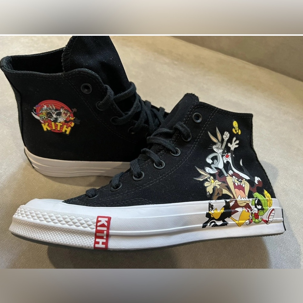 CONVERSE Chuck 70 HI Kith Looney Tunes Size Men’s Size 9.5/Women’s Size 11.5